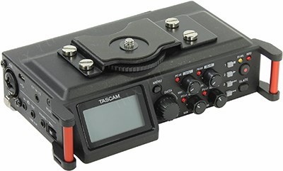 TASCAM DR-70D4-    DSLR (LCD, SDXC, USB2.0, 4xAA)